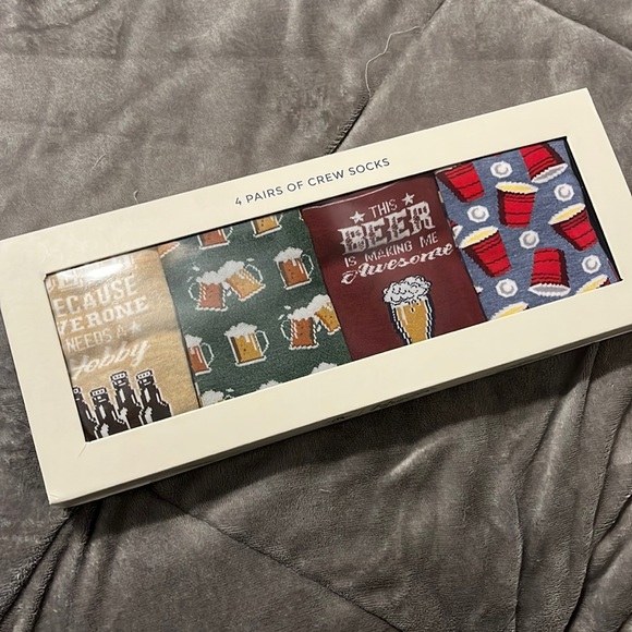 NWT fancy beer related crew socks - Picture 1 of 7